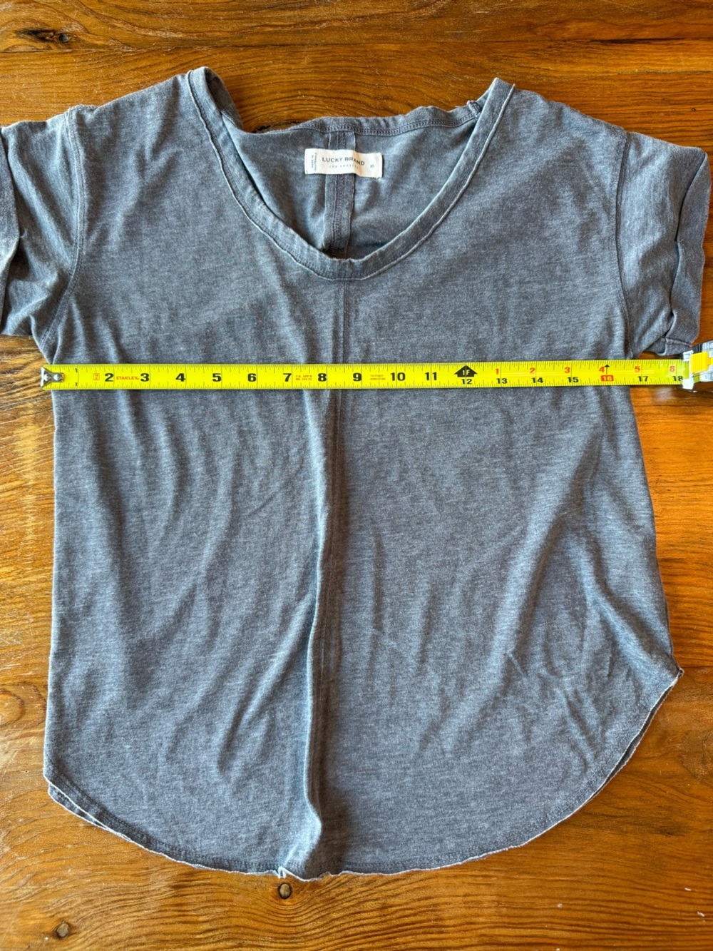 Lucky Brand Women's Grey Short Sleeve Burn Out V-Neck Tee XS - Picture 4 of 7